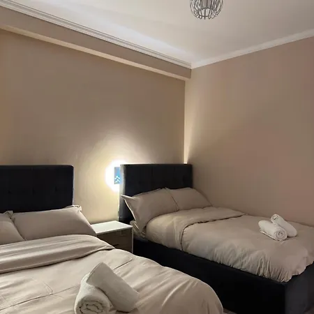Modern Max To 6 People Apartment - Free Underground Private Parking شقة