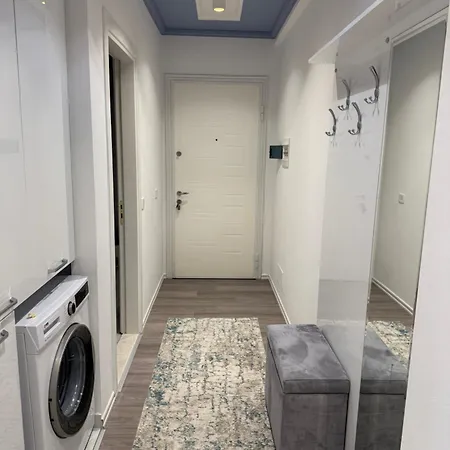 Modern Max To 6 People Apartment - Free Underground Private Parking