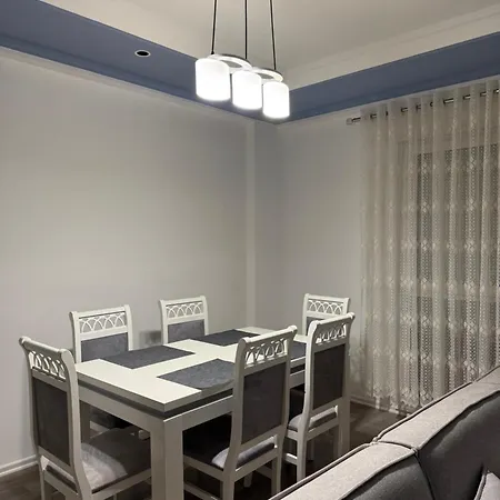 شقة Modern Max To 6 People Apartment - Free Underground Private Parking تيرانا